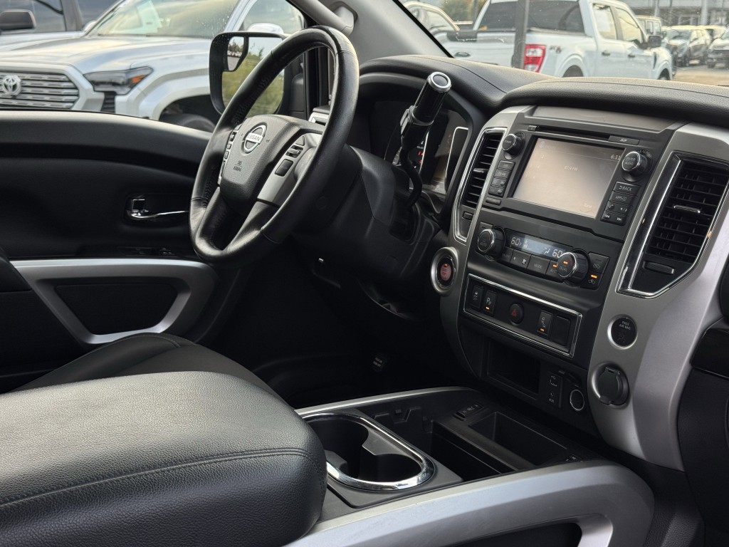 2018 Nissan Titan Image 14