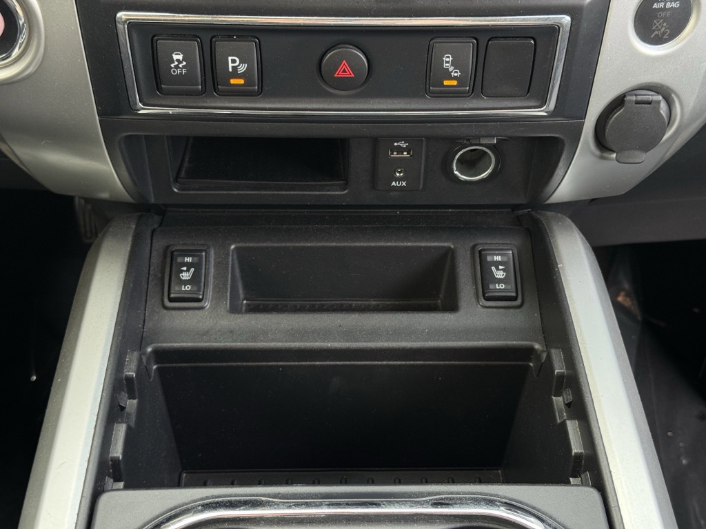 2018 Nissan Titan Image 19