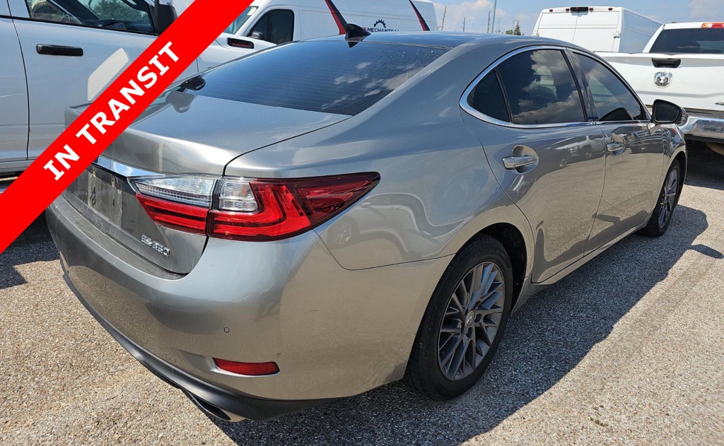 2018 Lexus ES Image 6