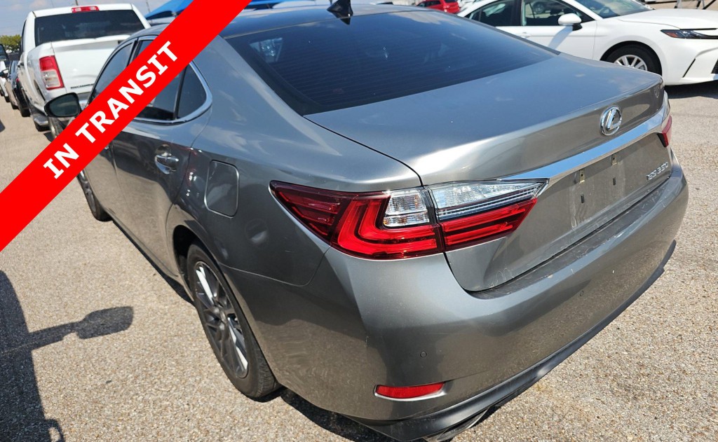 2018 Lexus ES Image 7