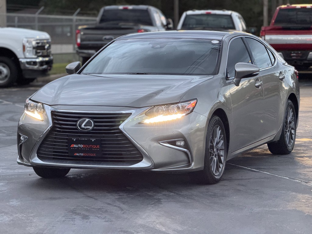 2018 Lexus ES Image 5