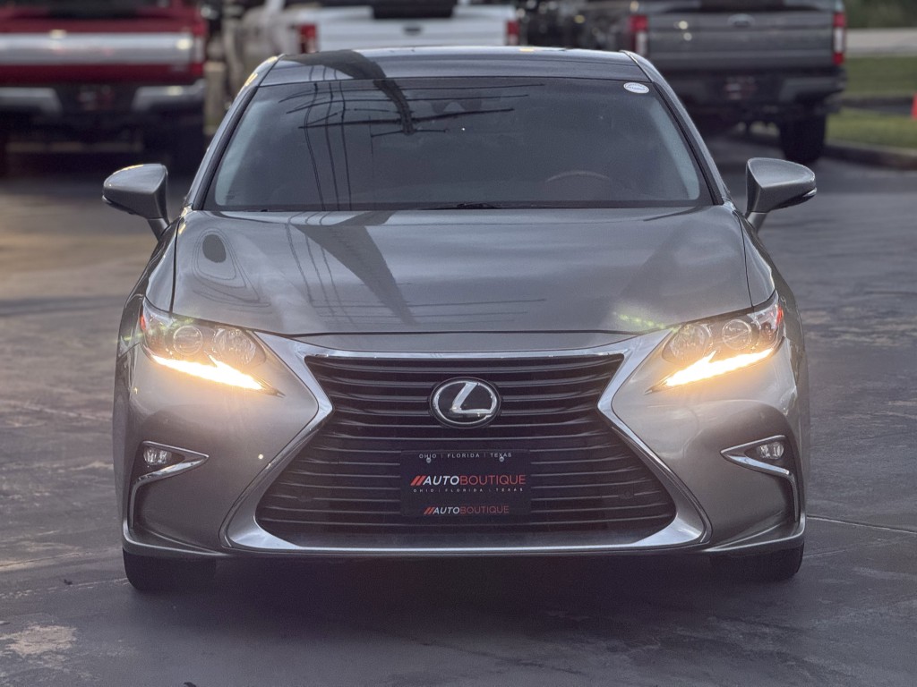 2018 Lexus ES Image 6