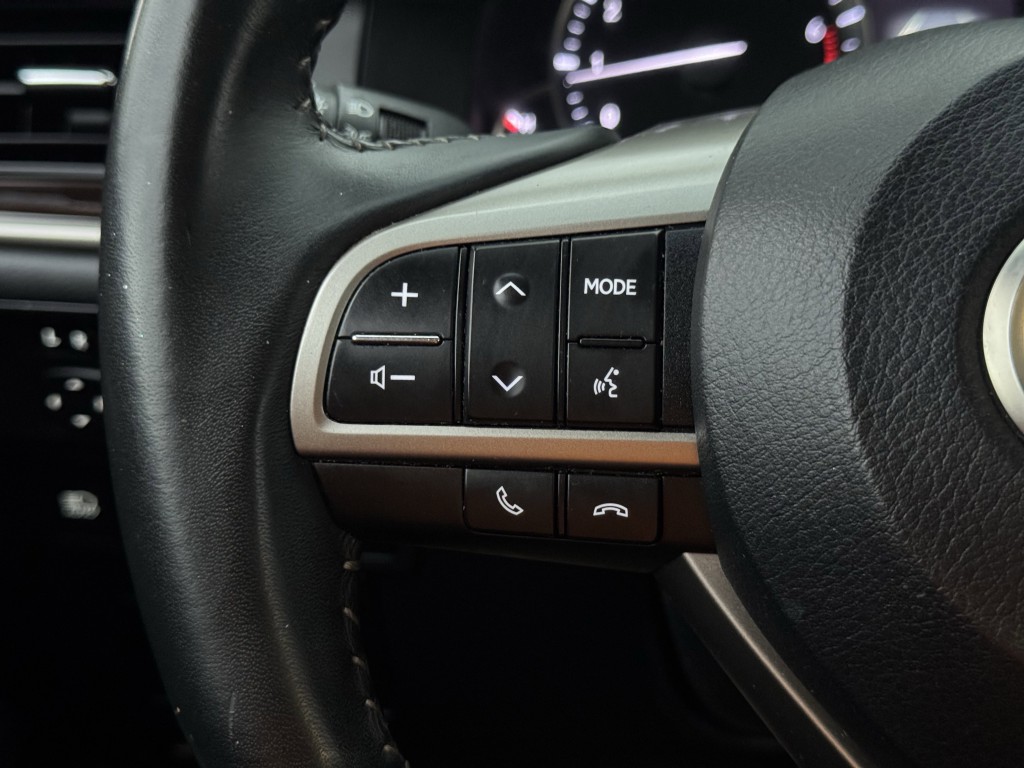 2018 Lexus ES Image 16