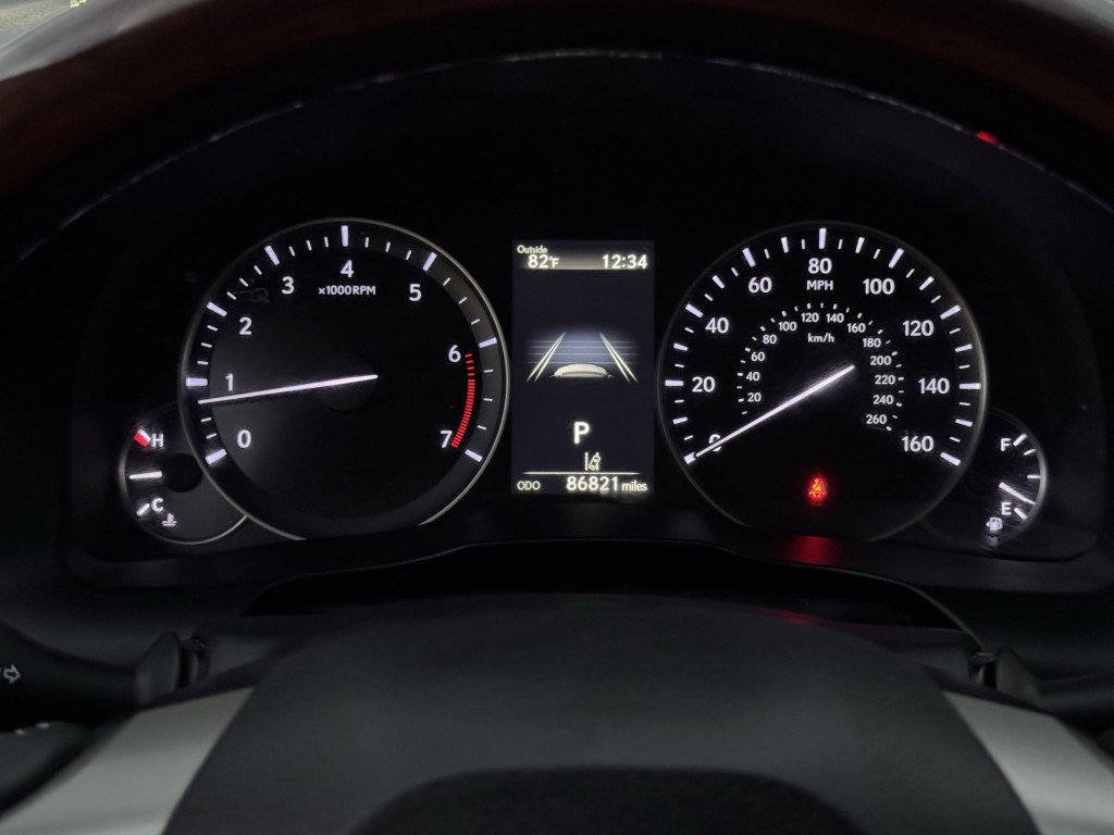 2018 Lexus ES Image 18