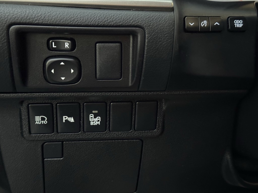 2018 Lexus ES Image 23