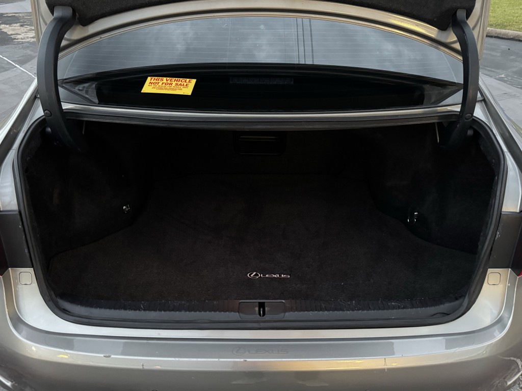 2018 Lexus ES Image 30