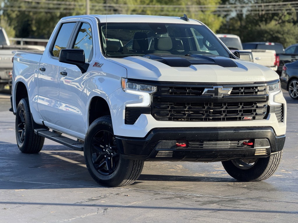 2023 Chevrolet Silverado 1500 Image 3