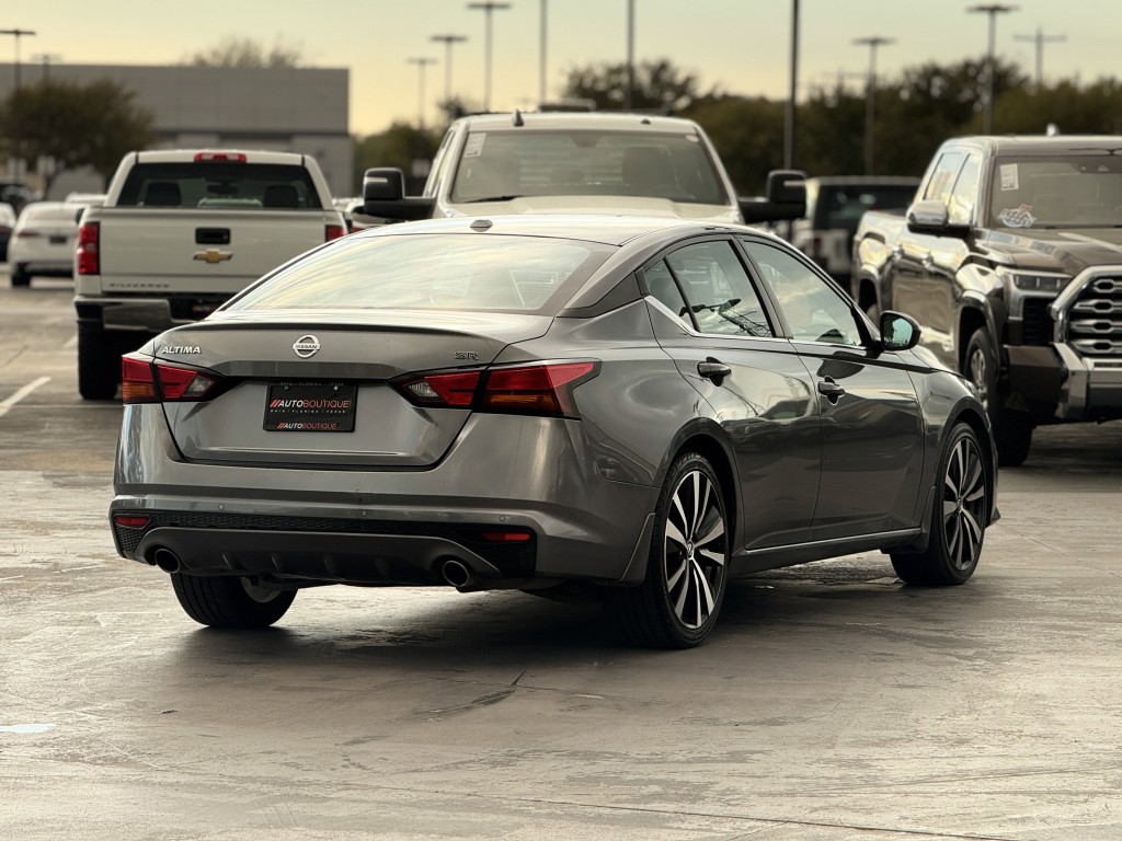 2022 Nissan Altima Image 9
