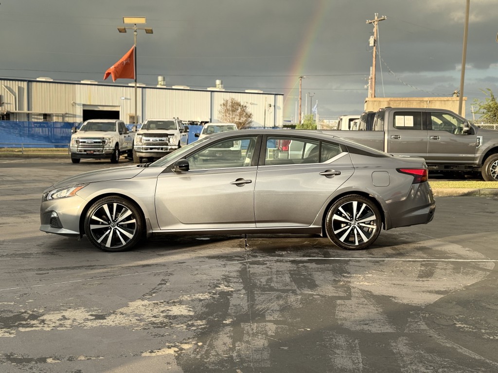 2022 Nissan Altima Image 10