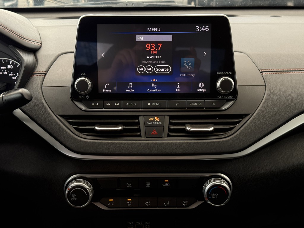 2022 Nissan Altima Image 17