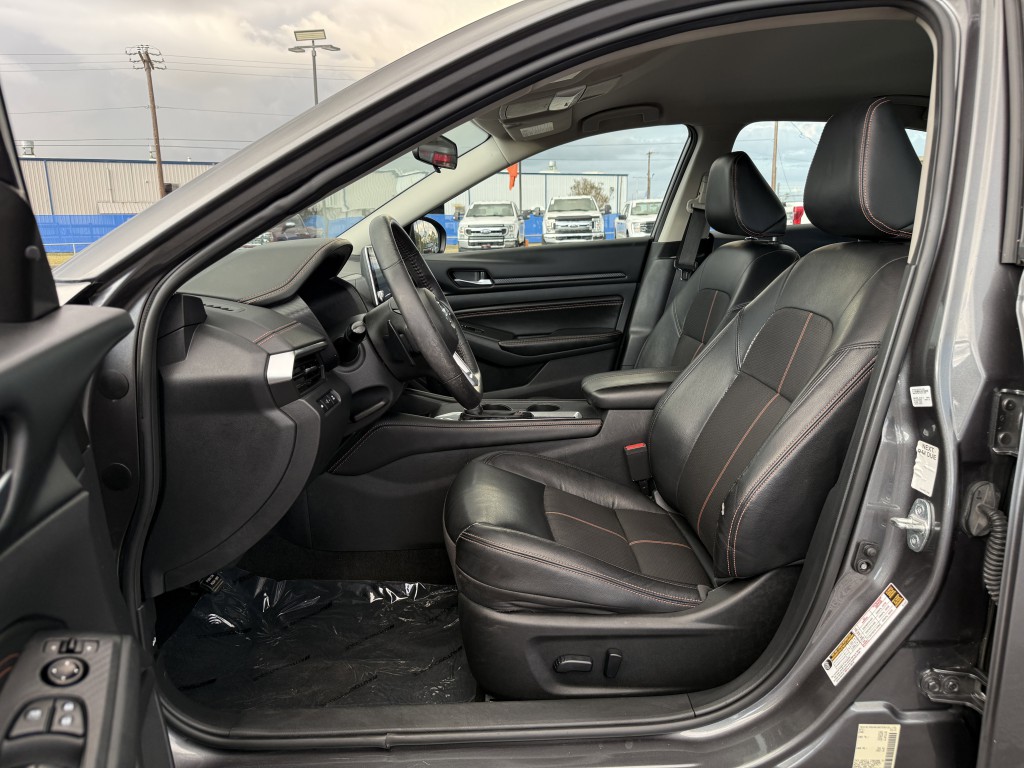 2022 Nissan Altima Image 21