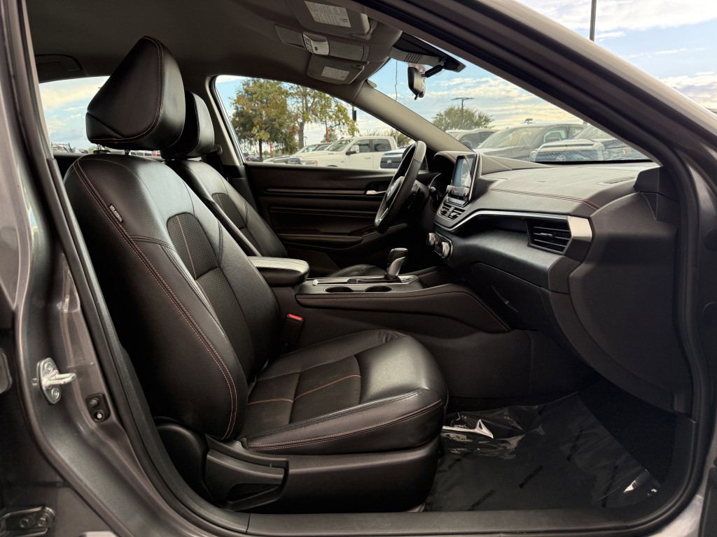 2022 Nissan Altima Image 22