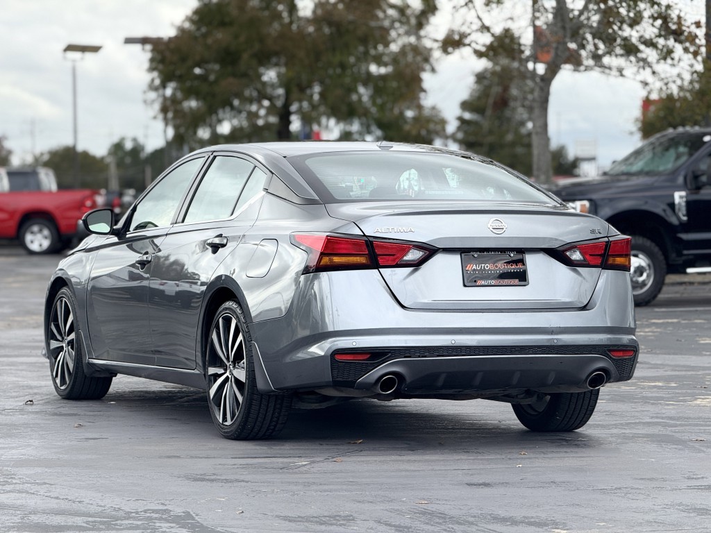 2022 Nissan Altima Image 9