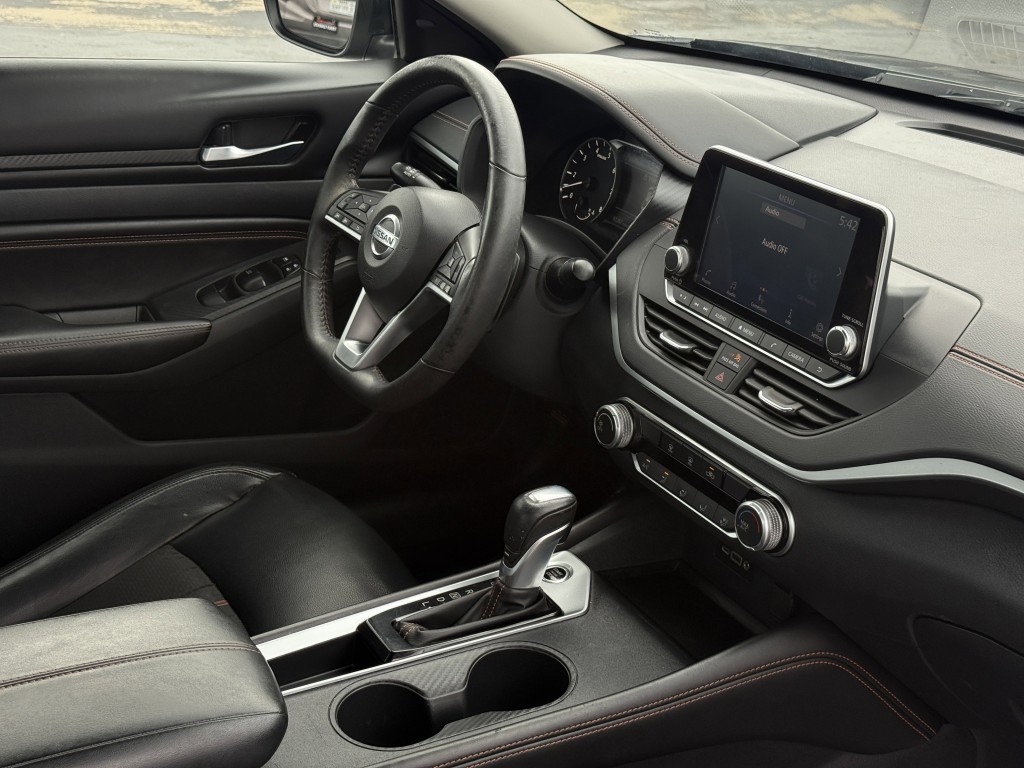 2022 Nissan Altima Image 13