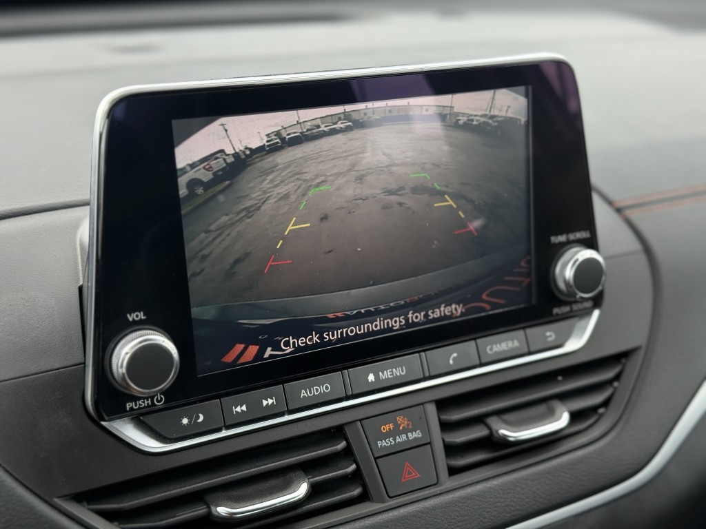 2022 Nissan Altima Image 21