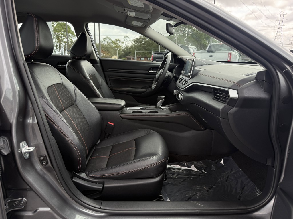 2022 Nissan Altima Image 27