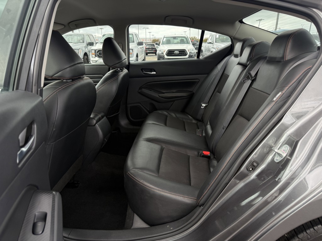2022 Nissan Altima Image 28
