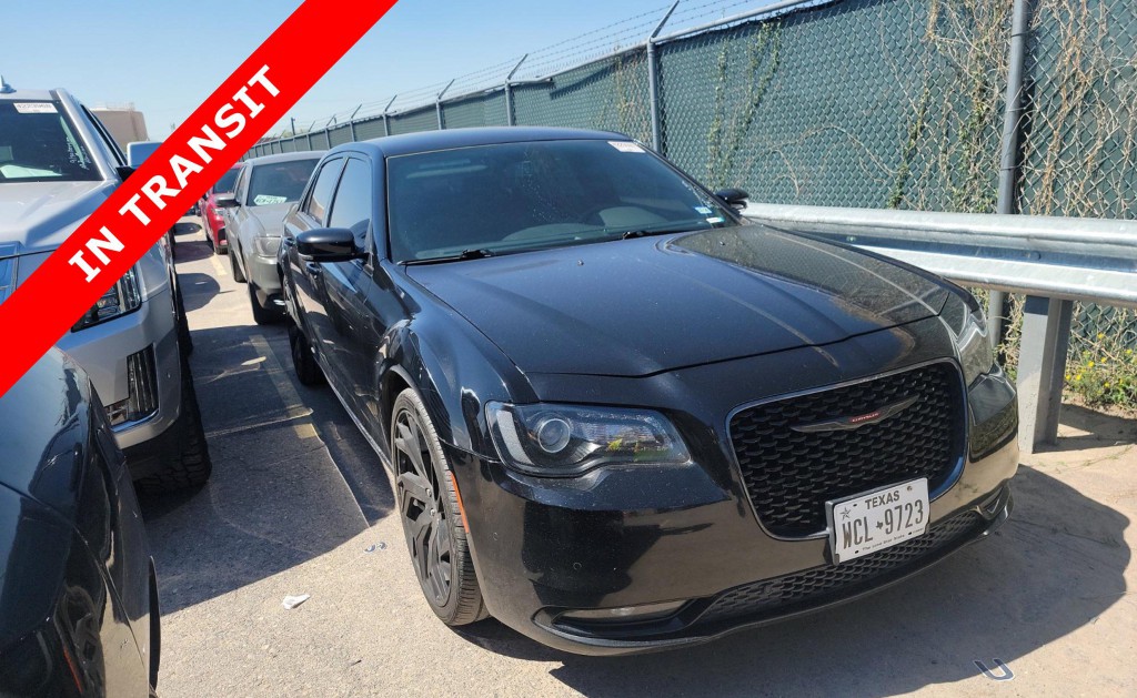 2021 Chrysler 300 Image 5