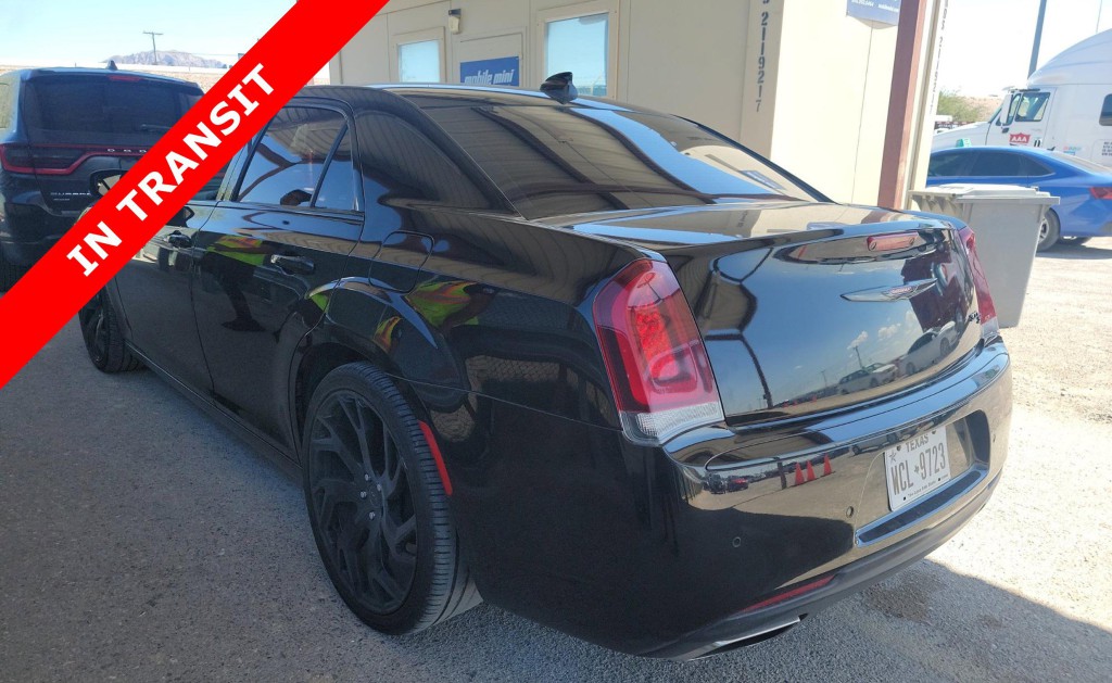 2021 Chrysler 300 Image 7