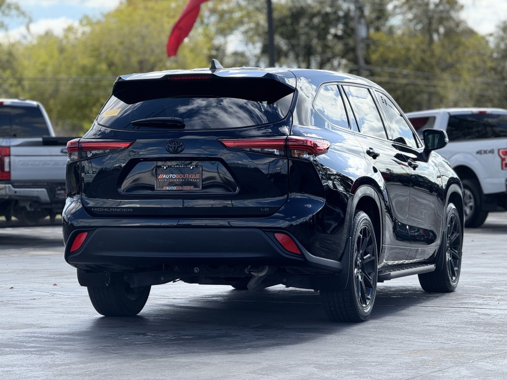 2022 Toyota Highlander Image 8