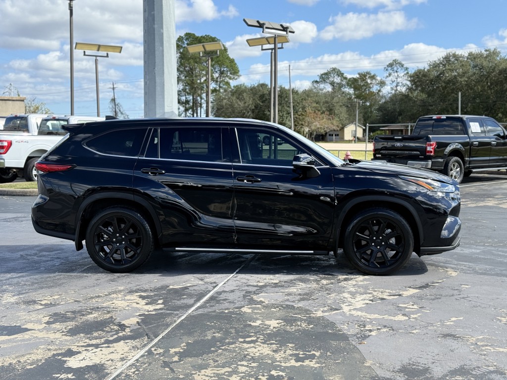 2022 Toyota Highlander Image 11