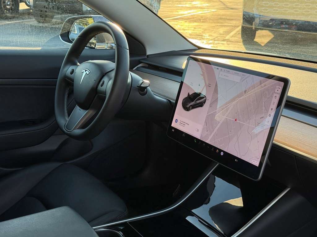 2020 Tesla Model 3 Image 13