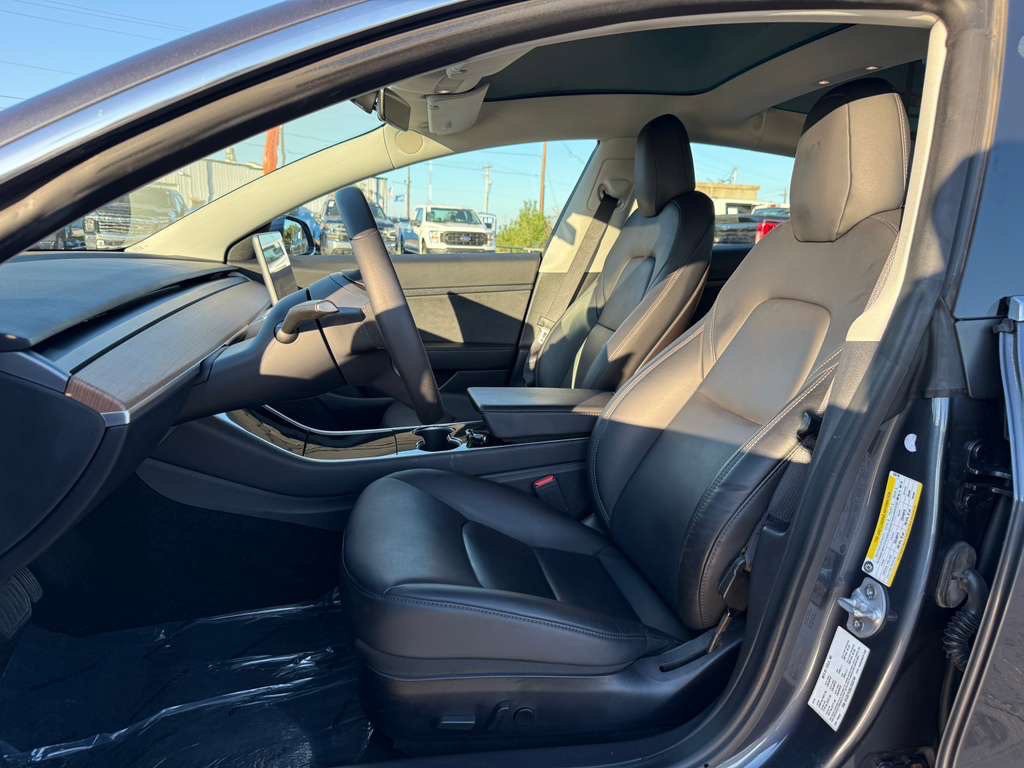 2020 Tesla Model 3 Image 22