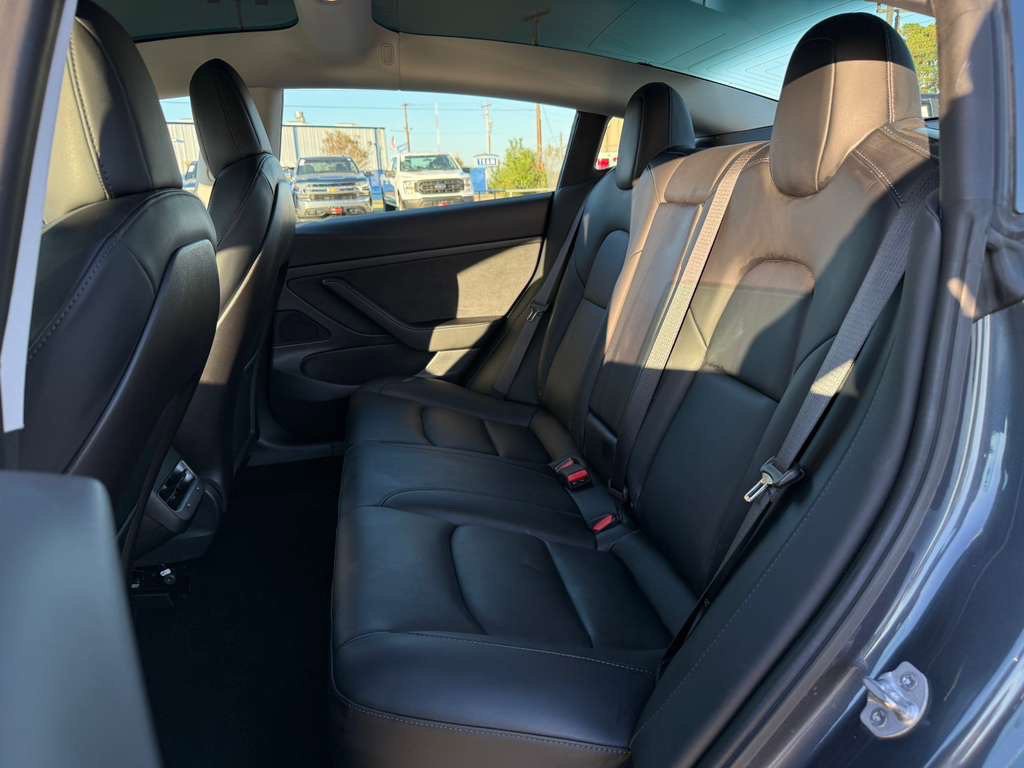 2020 Tesla Model 3 Image 25