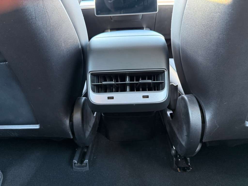 2020 Tesla Model 3 Image 26