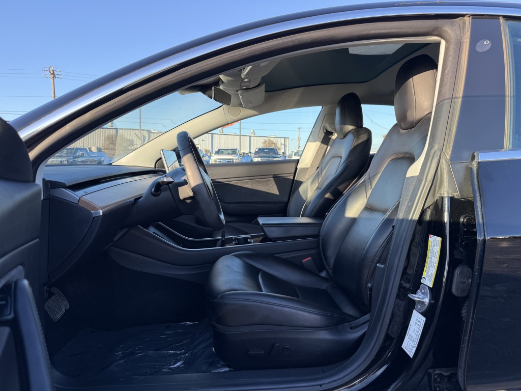 2019 Tesla Model 3 Image 24
