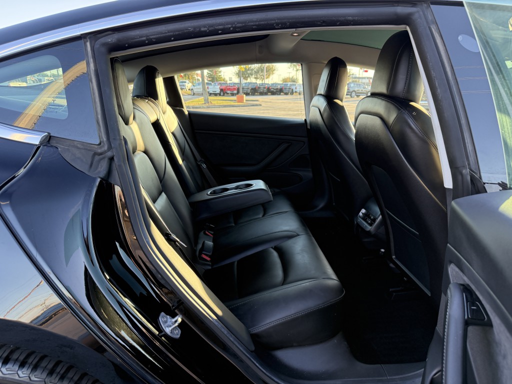2019 Tesla Model 3 Image 25
