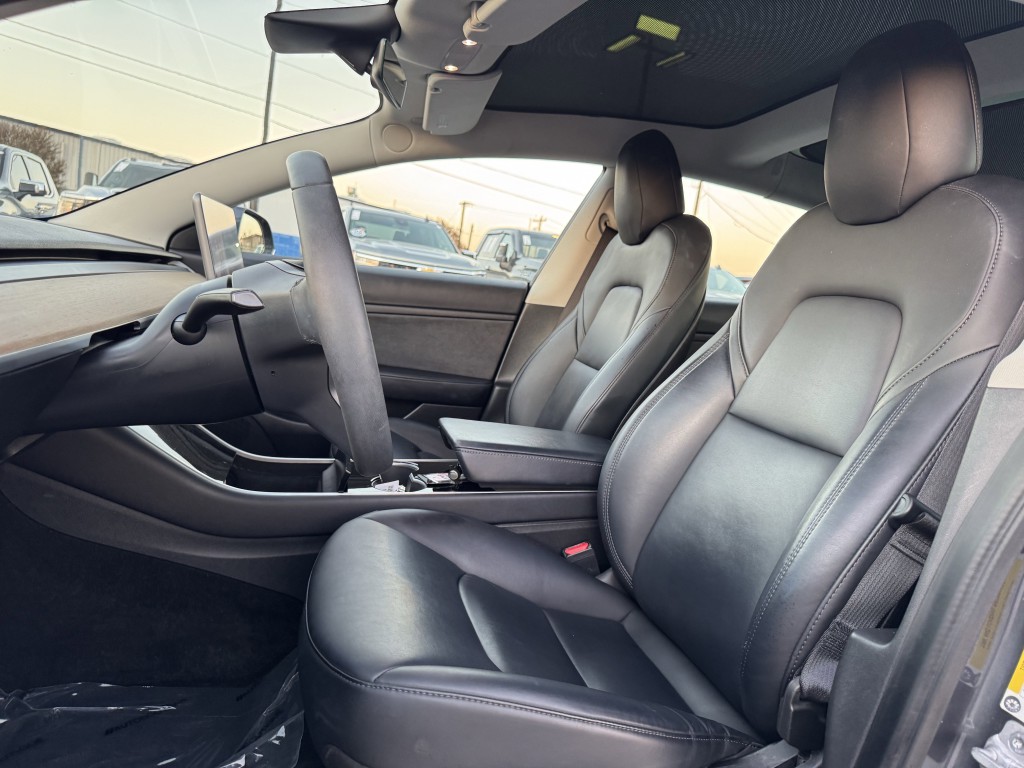 2020 Tesla Model 3 Image 18