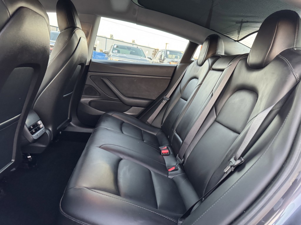 2020 Tesla Model 3 Image 21
