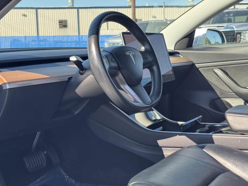 2019 Tesla Model 3 Image 12