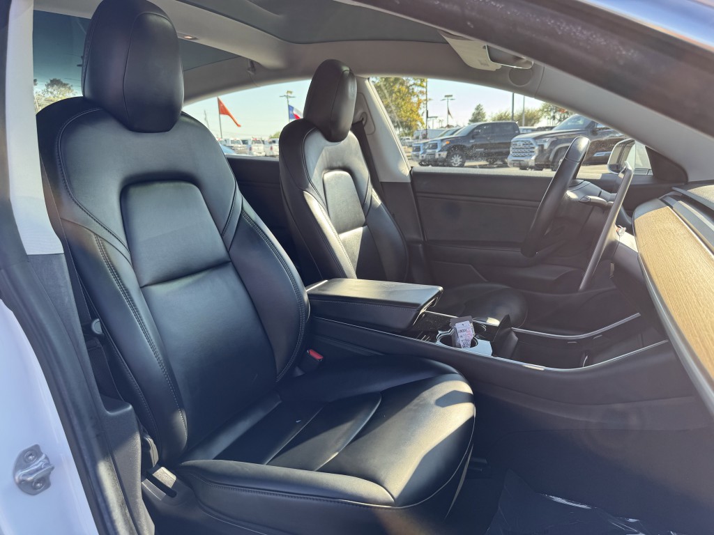 2019 Tesla Model 3 Image 22
