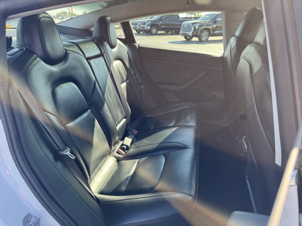 2019 Tesla Model 3 Image 23
