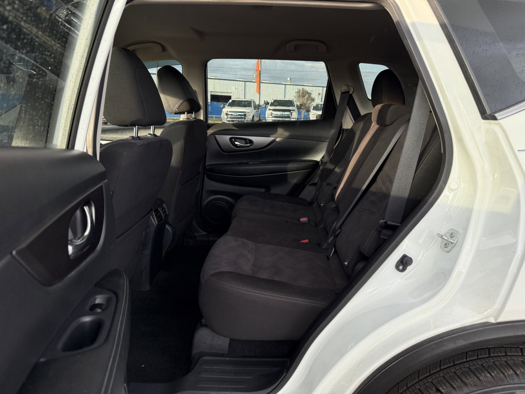 2016 Nissan Rogue Image 26