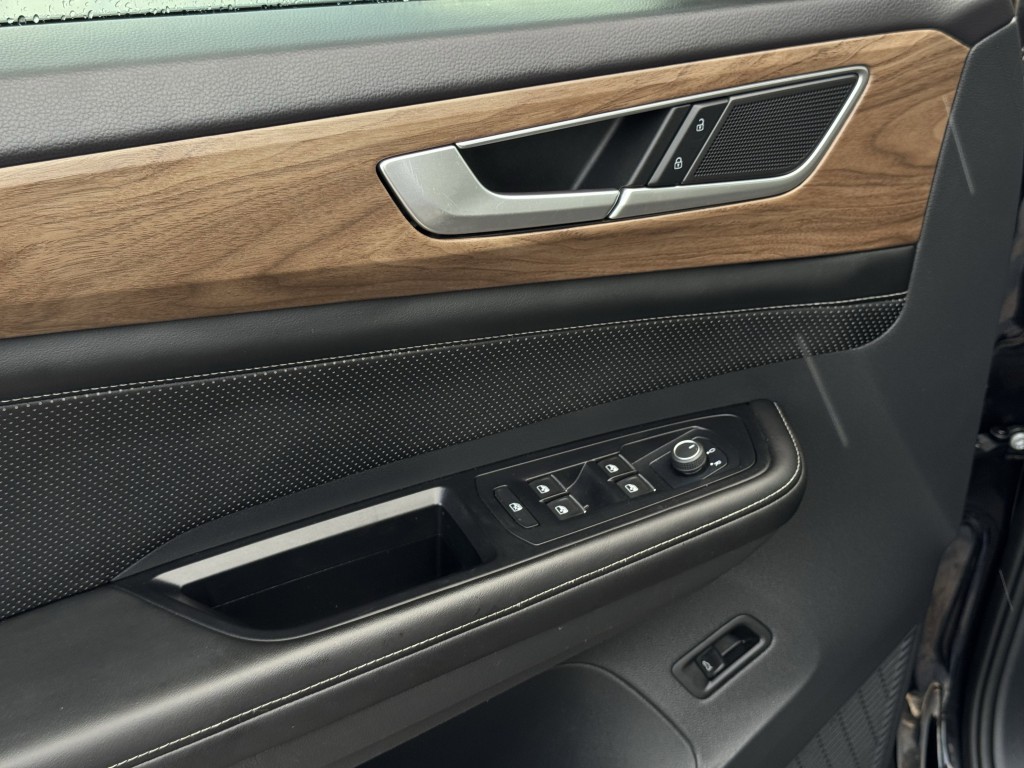 2024 Volkswagen Atlas Image 24