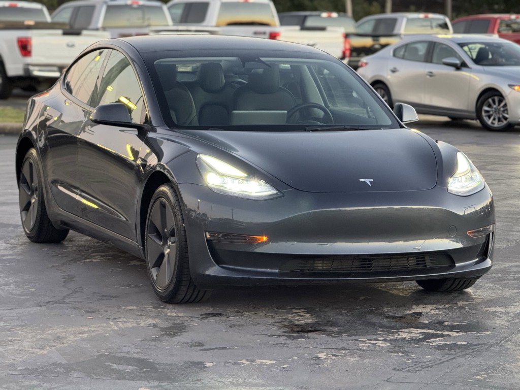 2023 Tesla Model 3 Image 3
