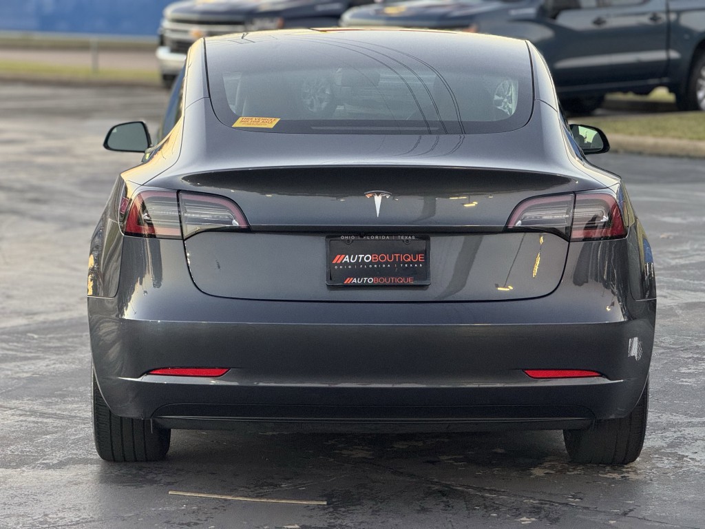 2023 Tesla Model 3 Image 7