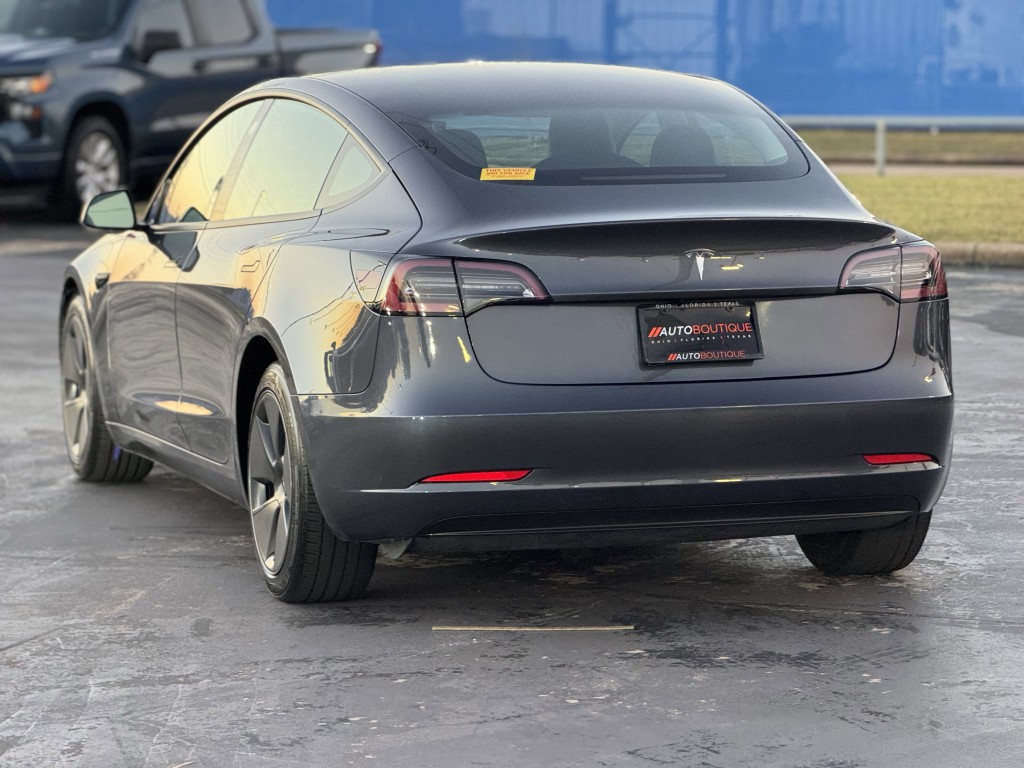 2023 Tesla Model 3 Image 8