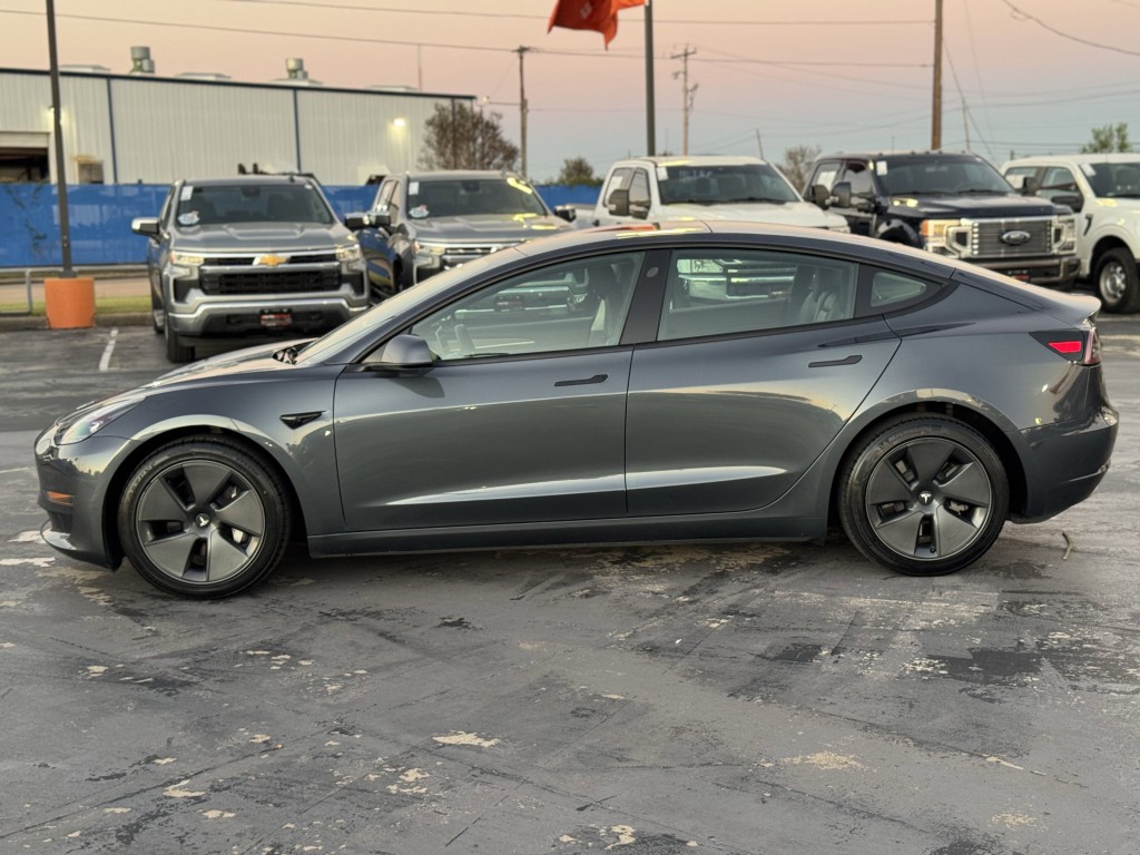 2023 Tesla Model 3 Image 10