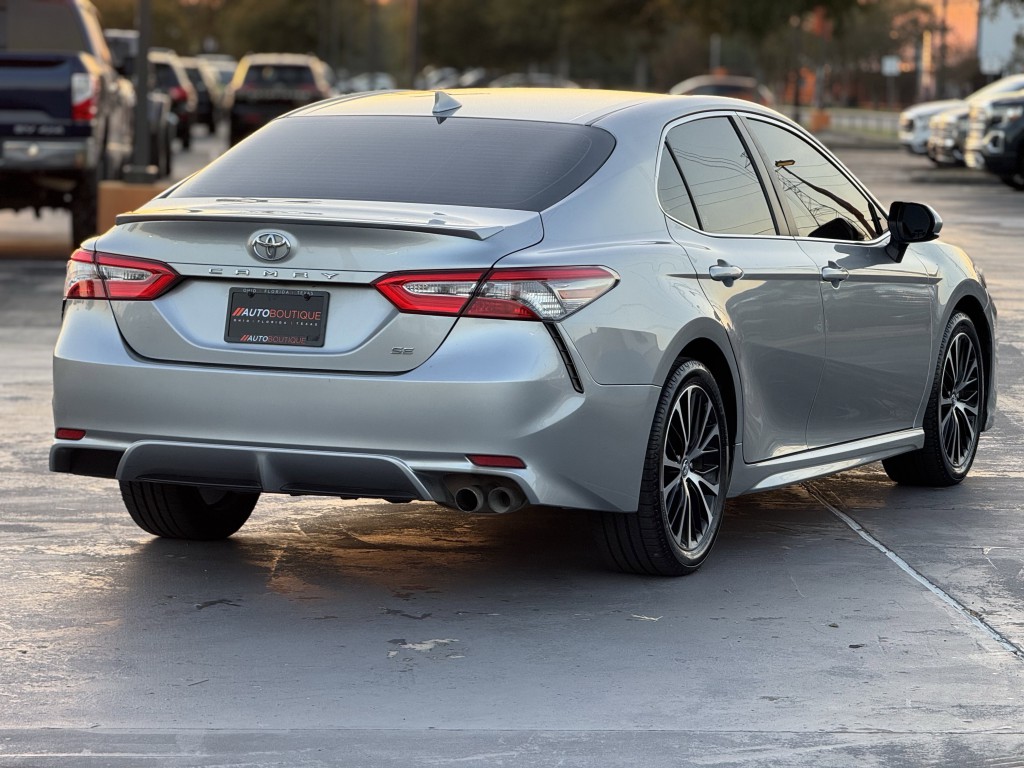 2019 Toyota Camry Image 10
