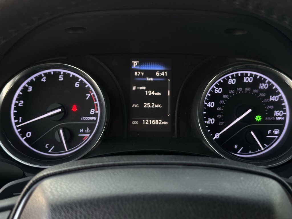 2019 Toyota Camry Image 16