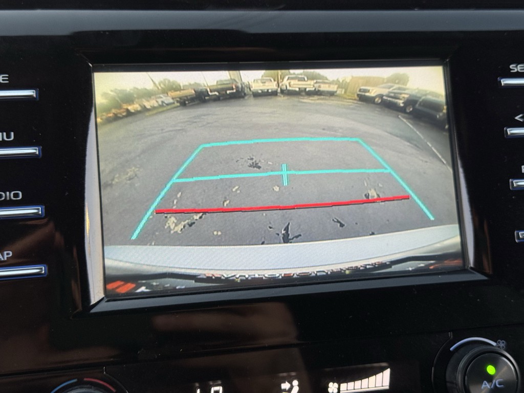 2019 Toyota Camry Image 18