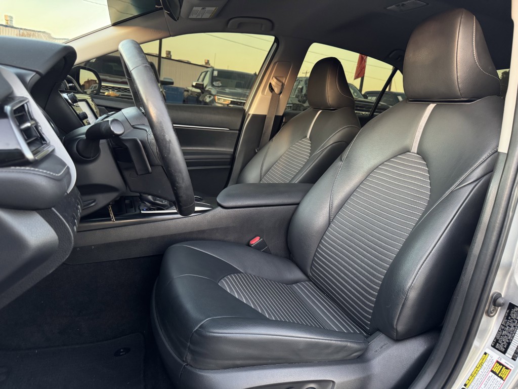 2019 Toyota Camry Image 20