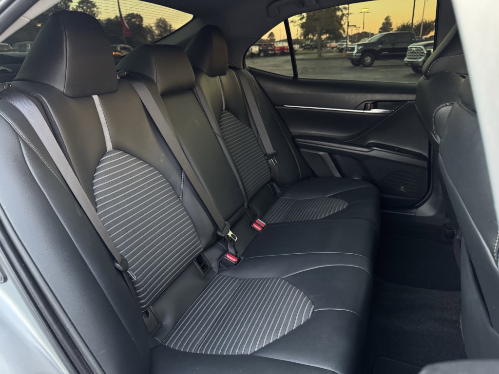 2019 Toyota Camry Image 22