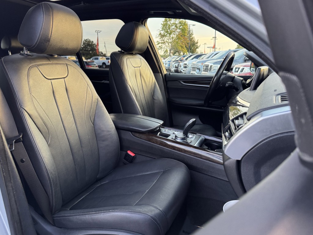 2017 BMW X5 Image 24