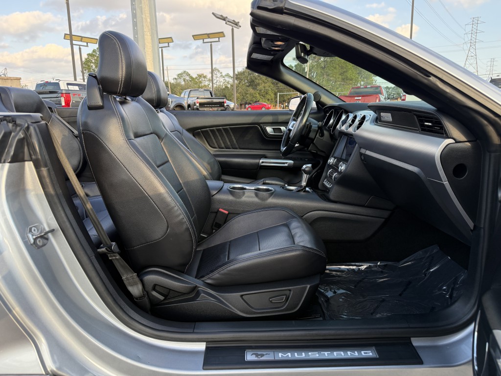 2021 Ford Mustang Image 29