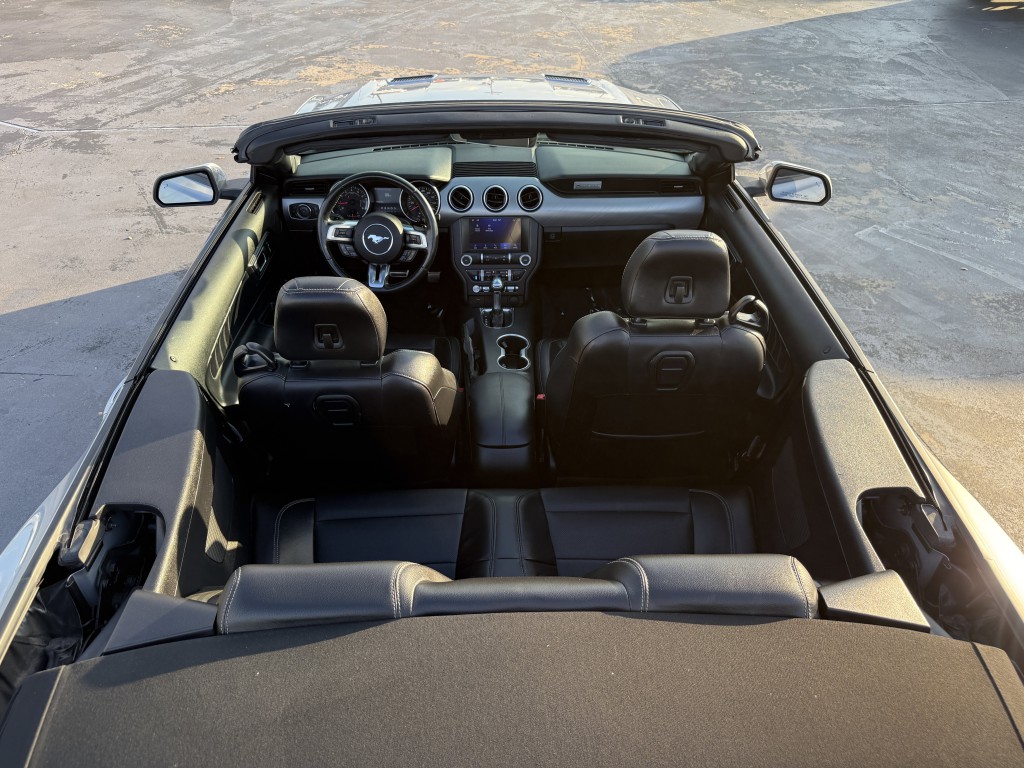 2021 Ford Mustang Image 12